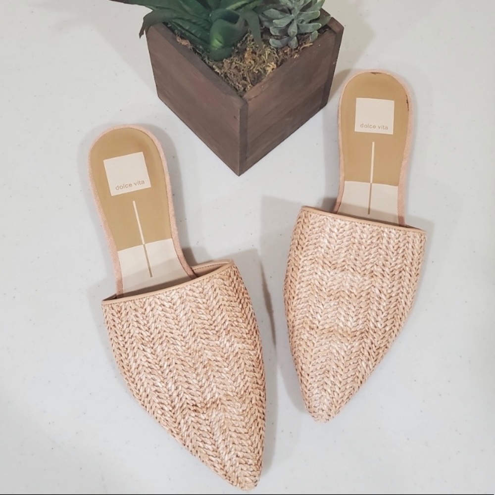 Dolce Vita blush/peach wicker mules size 9